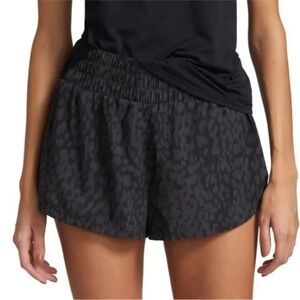 Varley Kallin Womens Large Running Shorts